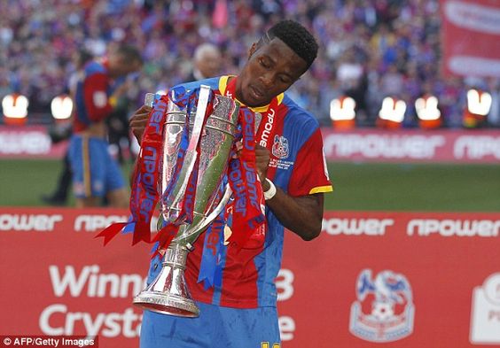 Wilfried Zaha - Câu lạc bộ bóng đá Crystal Palace