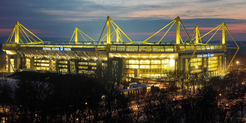 Sân vận động BVB Stadion Dortmund (65.849 chỗ ngồi)